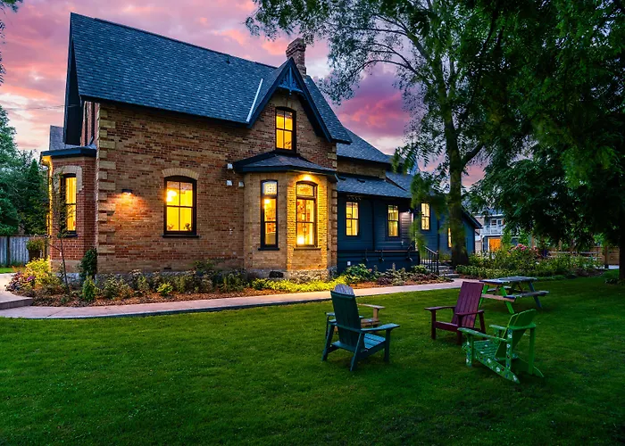Somewhere Inn Collingwood Boutique Hotel